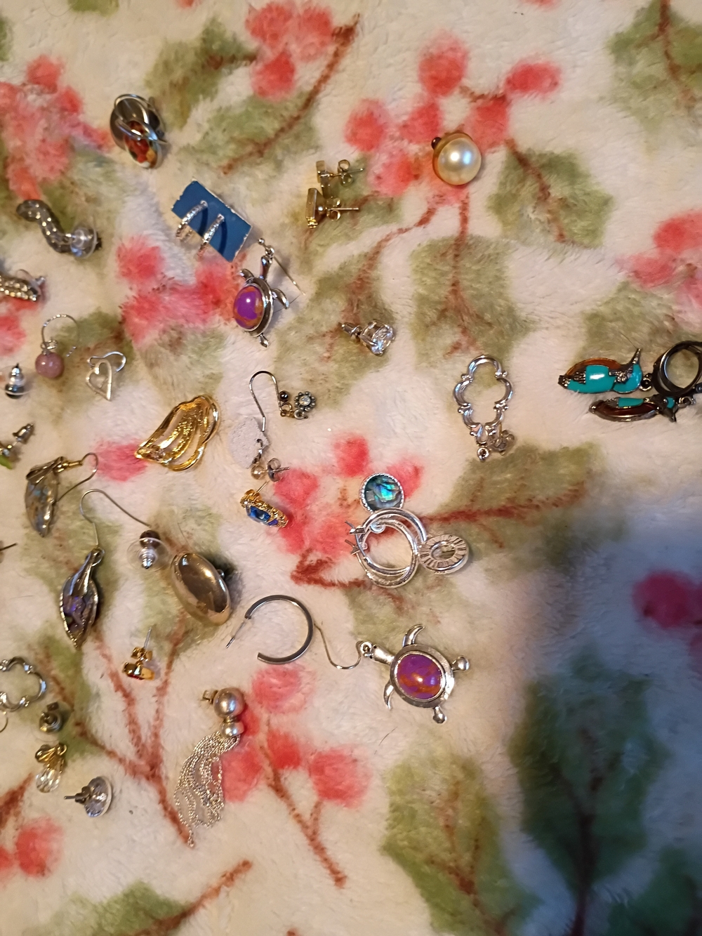 Earring Lot - Picture 3 of 3